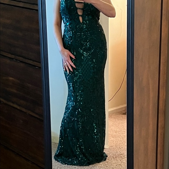 Emerald Green Sequin Evening Gown / Prom Dress - Picture 3 of 3
